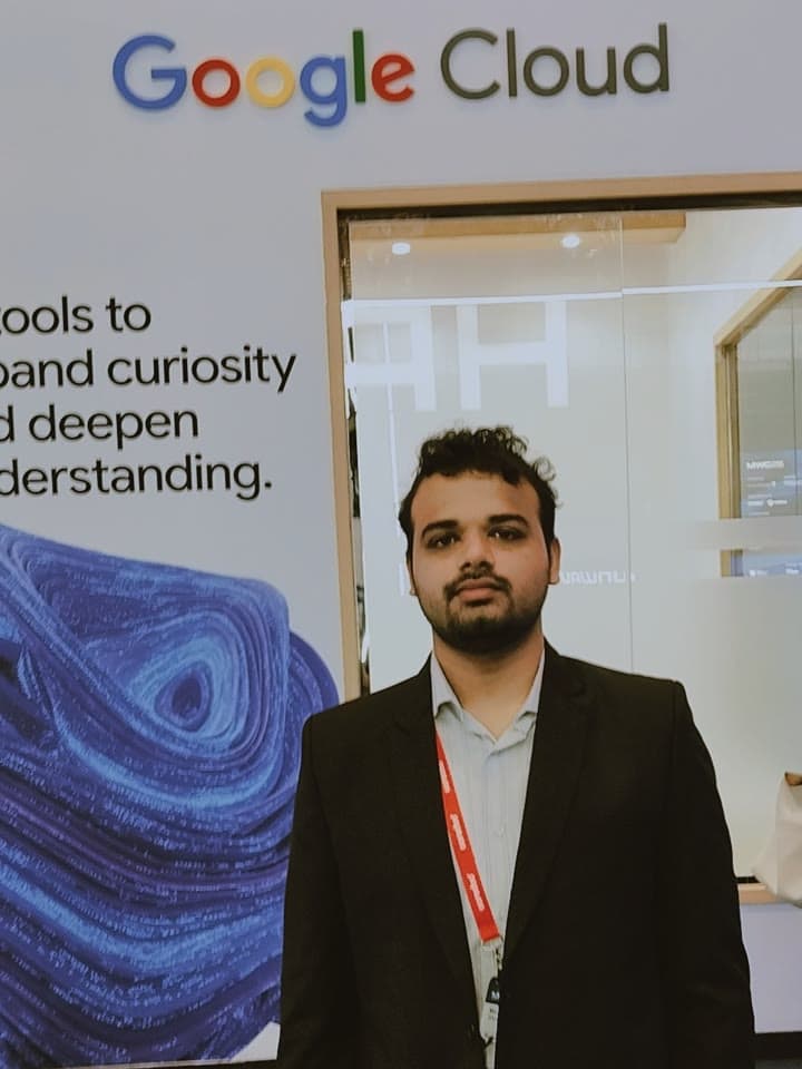 Adnan at the Google Cloud stand at the MWC exhibition